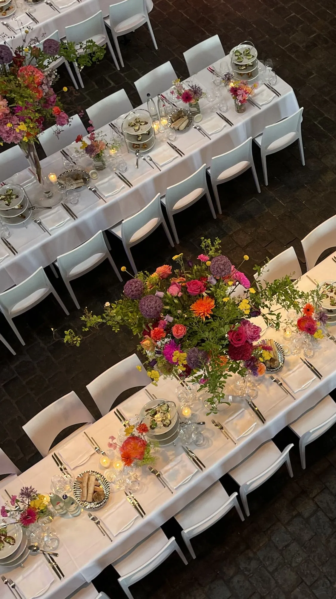 Festtafel Blumenschmuck